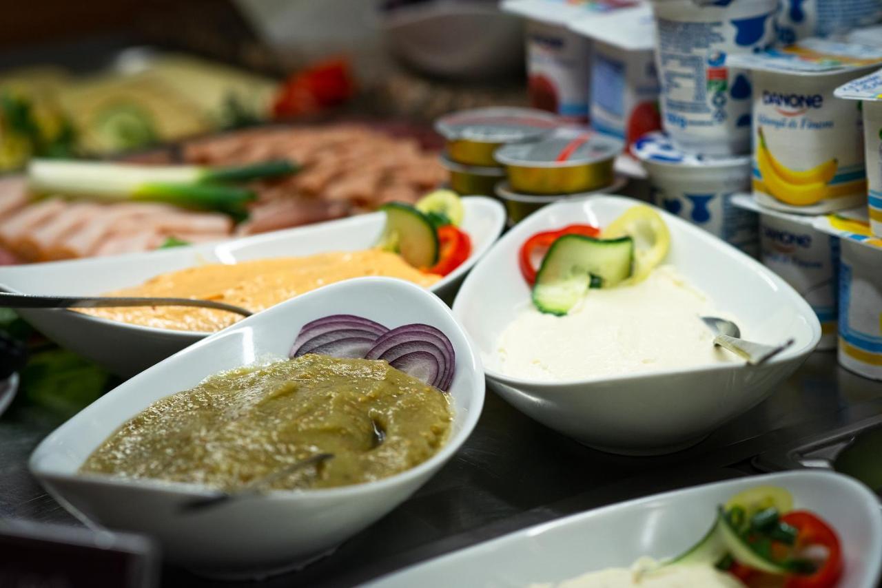 Hotel Honti Wellness Es Konferencia Szalloda Visegrad Ngoại thất bức ảnh