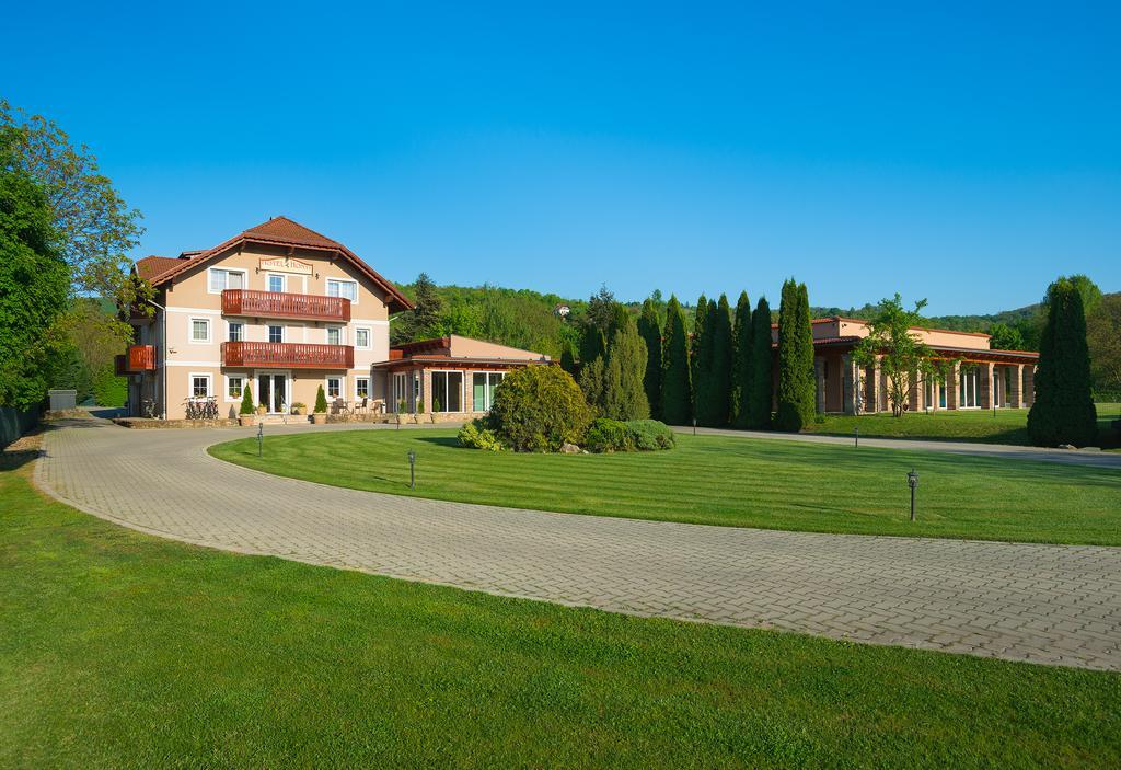Hotel Honti Wellness Es Konferencia Szalloda Visegrad Ngoại thất bức ảnh