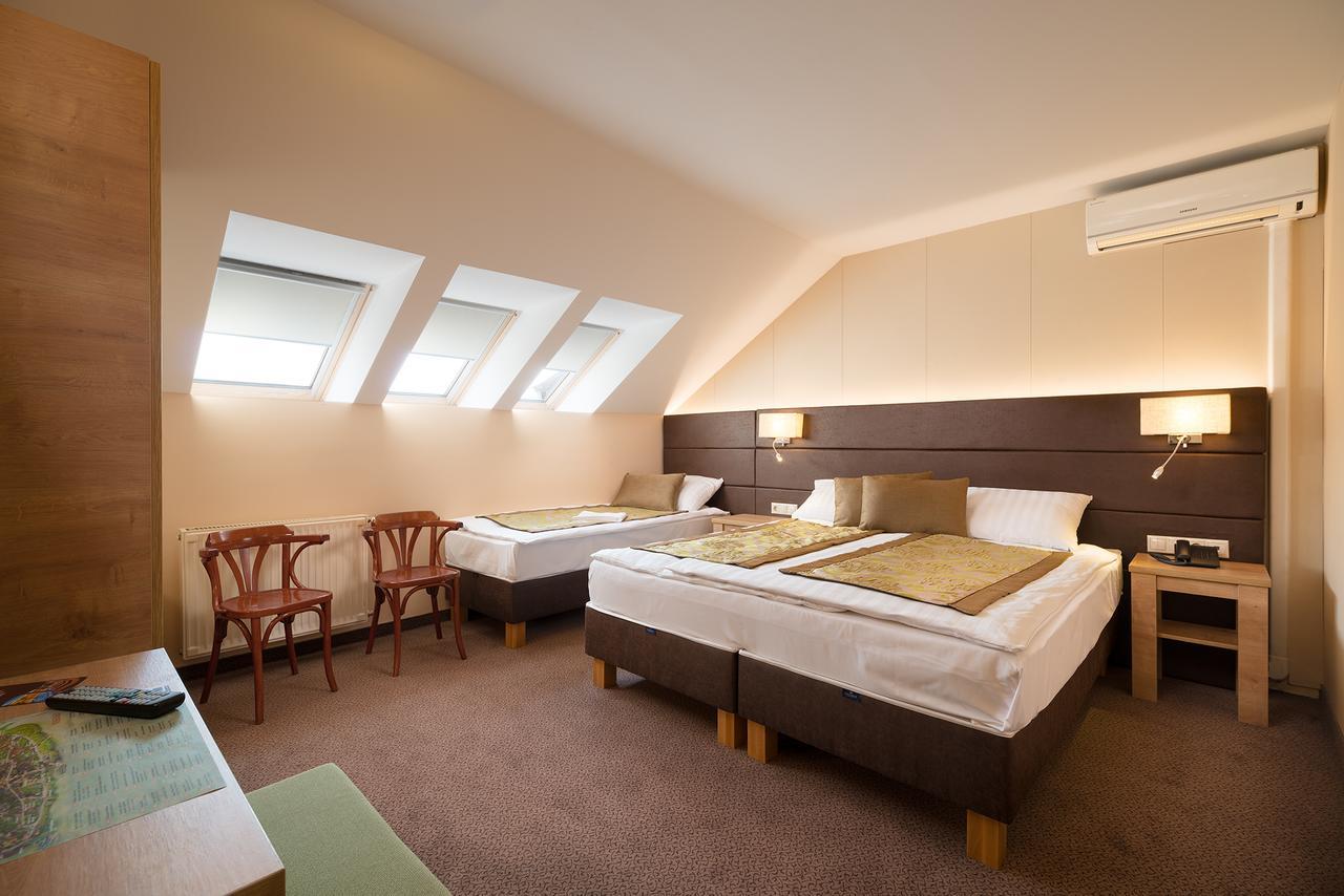 Hotel Honti Wellness Es Konferencia Szalloda Visegrad Ngoại thất bức ảnh